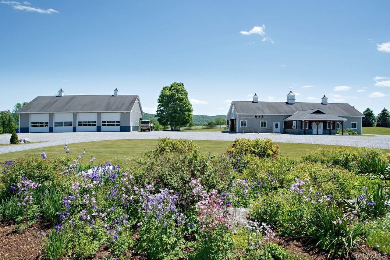 209 Cricket Hill Rd - Photo 4 of 10