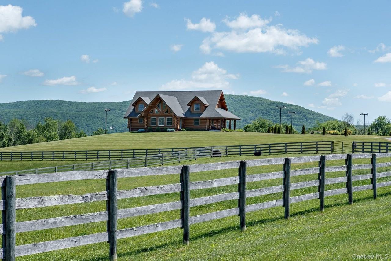 209 Cricket Hill Rd - Photo 5 of 10