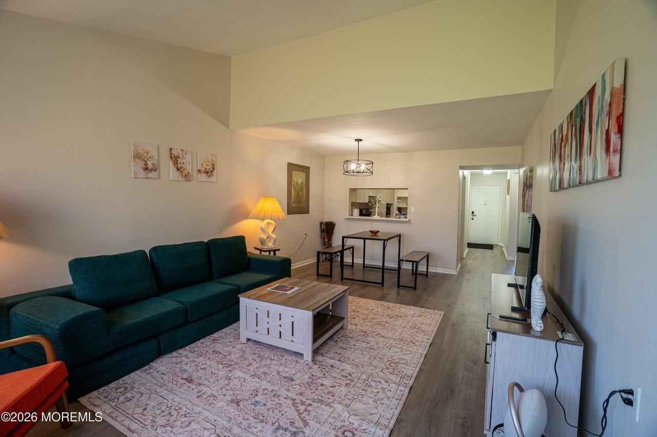 5C Twin Rivers Dr #C - Photo 2 of 17