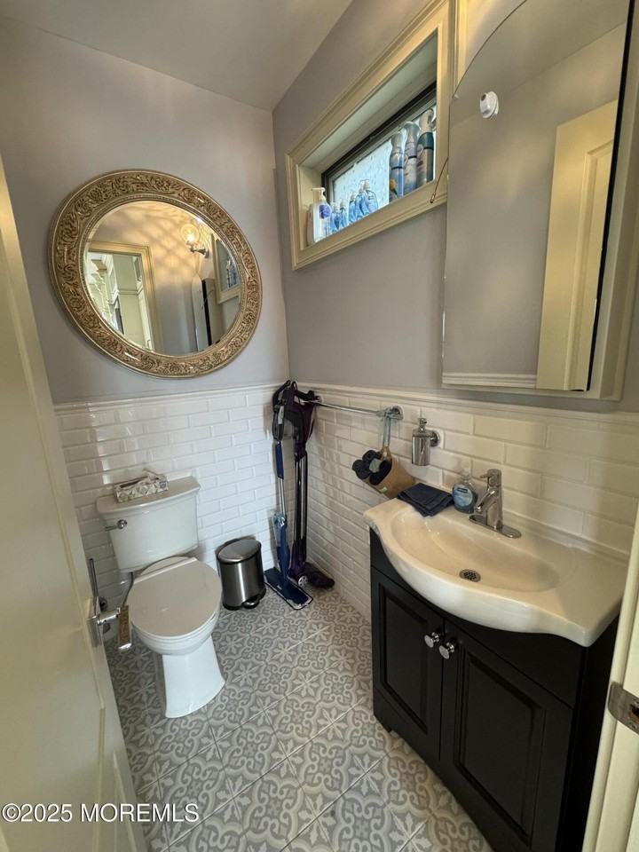 36 Beach St - Photo 4 of 29