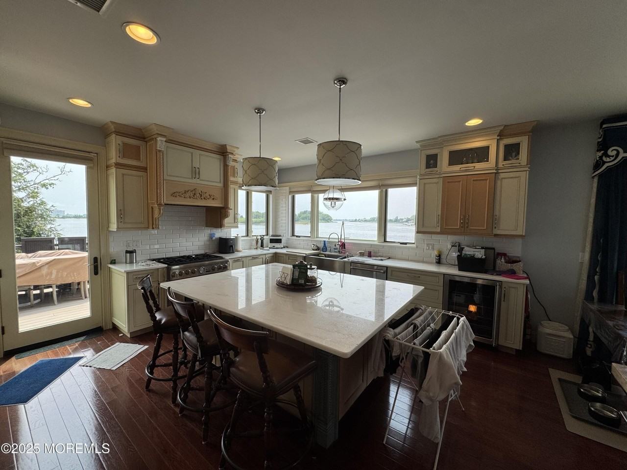 36 Beach St - Photo 5 of 29