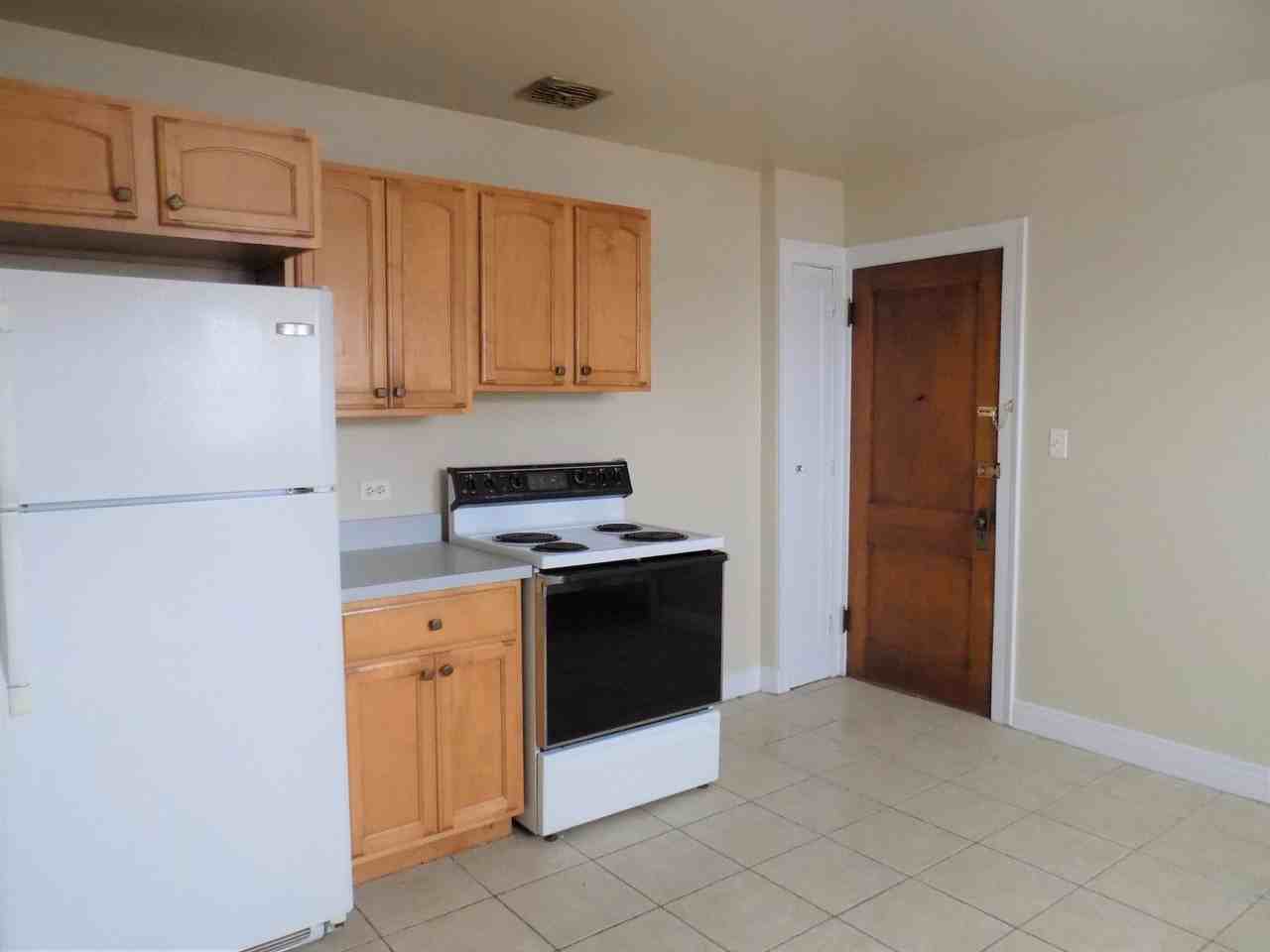 328 Green Bay Rd #1 - Photo 5 of 10