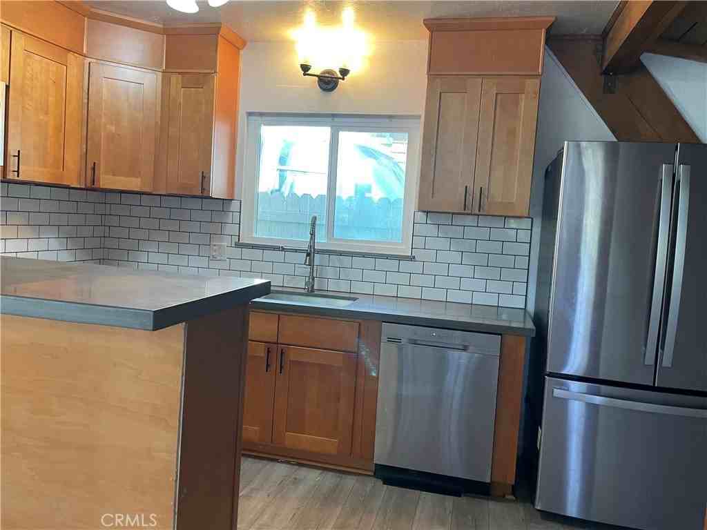 29392 Lakeview Dr - Photo 6 of 40