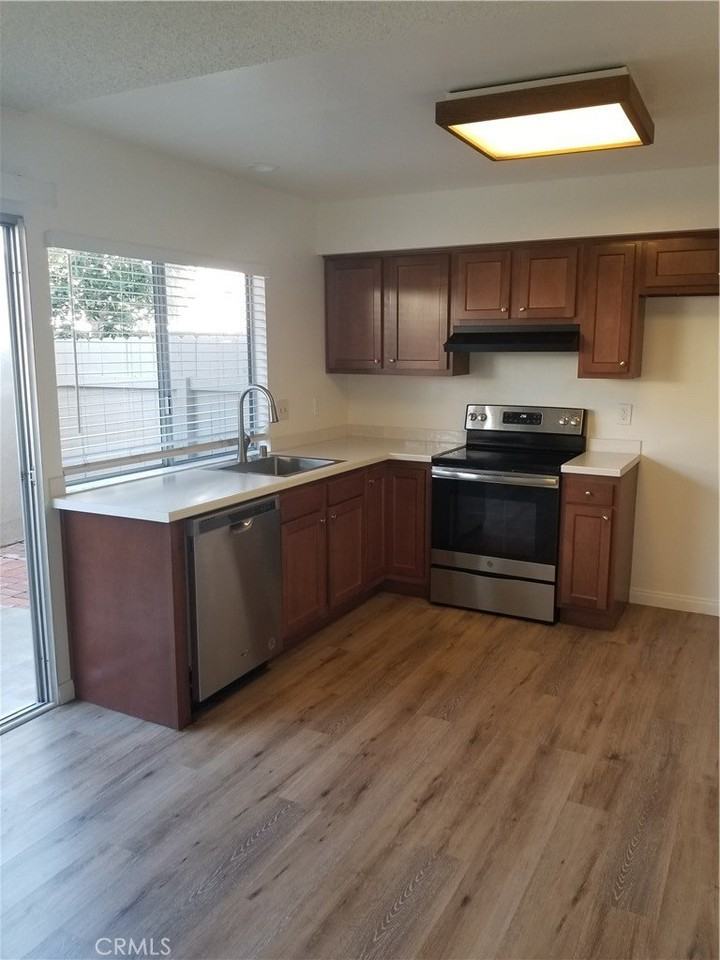 16932 Limelight Cir #D - Photo 7 of 29