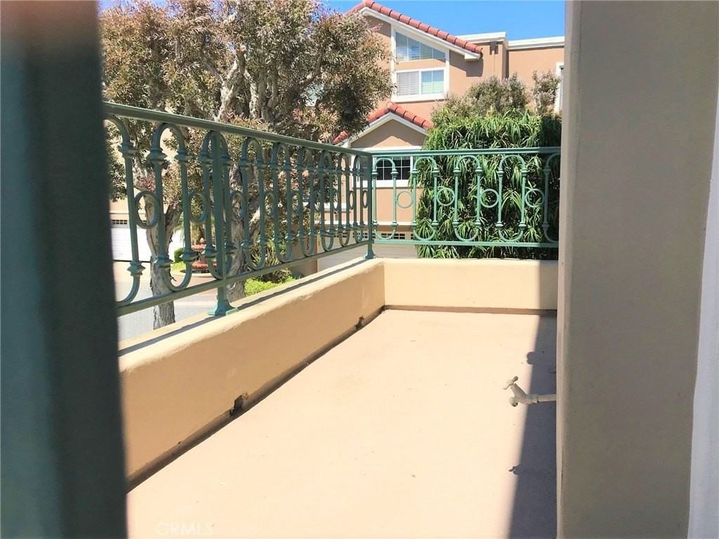 19281 Champion Ln - Photo 2 of 18