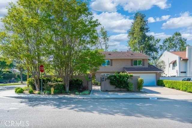 3801 Mainsail Cir - Photo 3 of 43