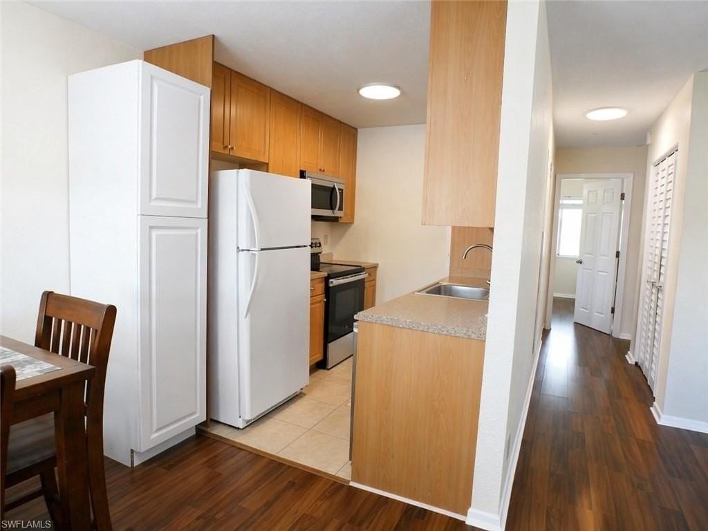 4615 Bayshore Dr #E8 - Photo 5 of 11