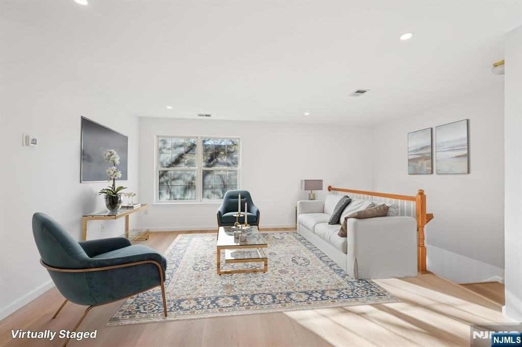 1003 Cumberland Ct - Photo 6 of 31