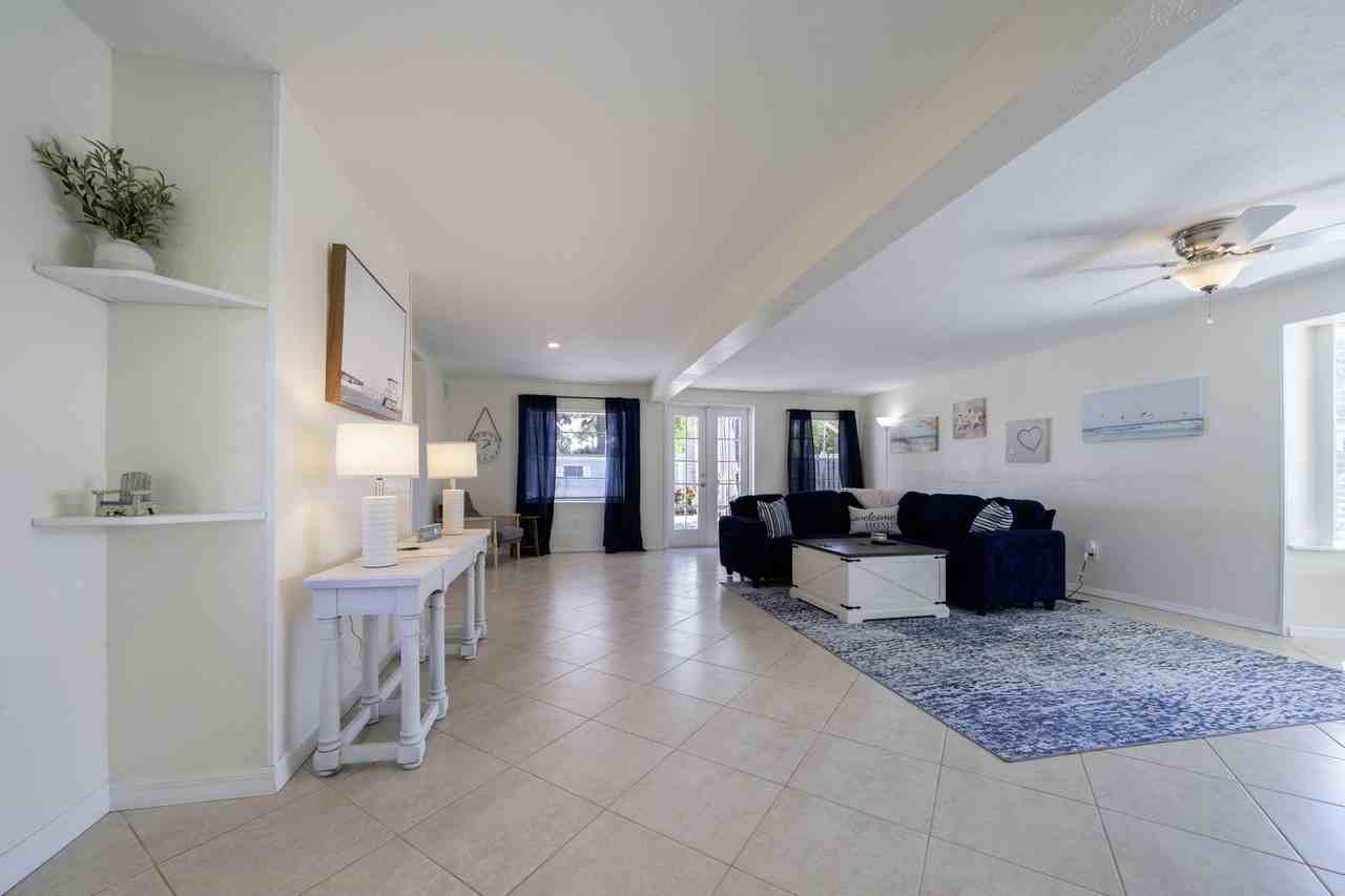 E Riverside Dr - Photo 4 of 13