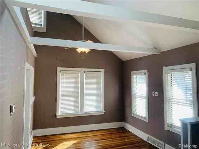 510 Stratford Rd - Photo 3 of 19