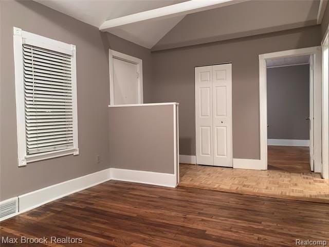 510 Stratford Rd - Photo 4 of 19