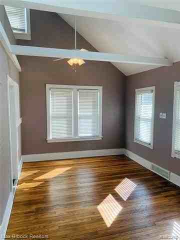 510 Stratford Rd - Photo 5 of 19