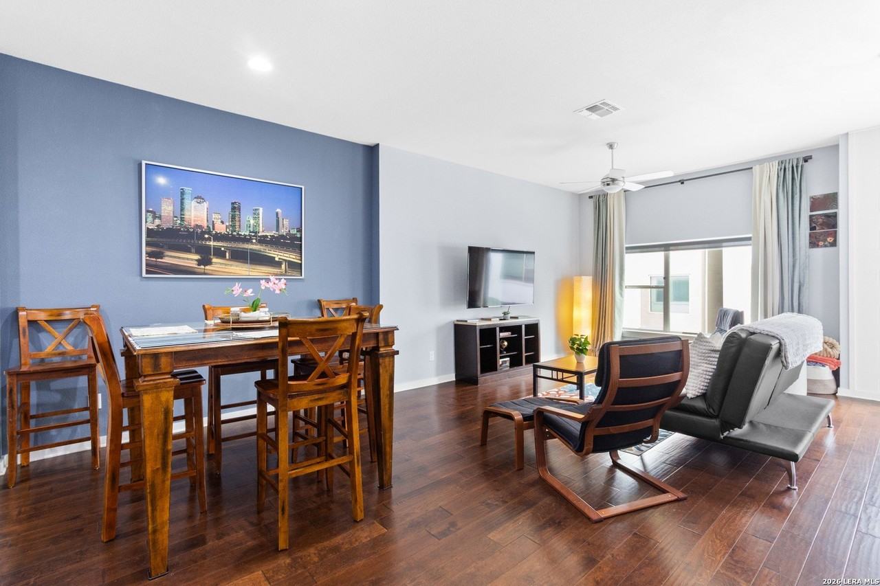 408 Lewis St - Photo 3 of 20