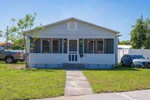 featured image of 32 Grant St