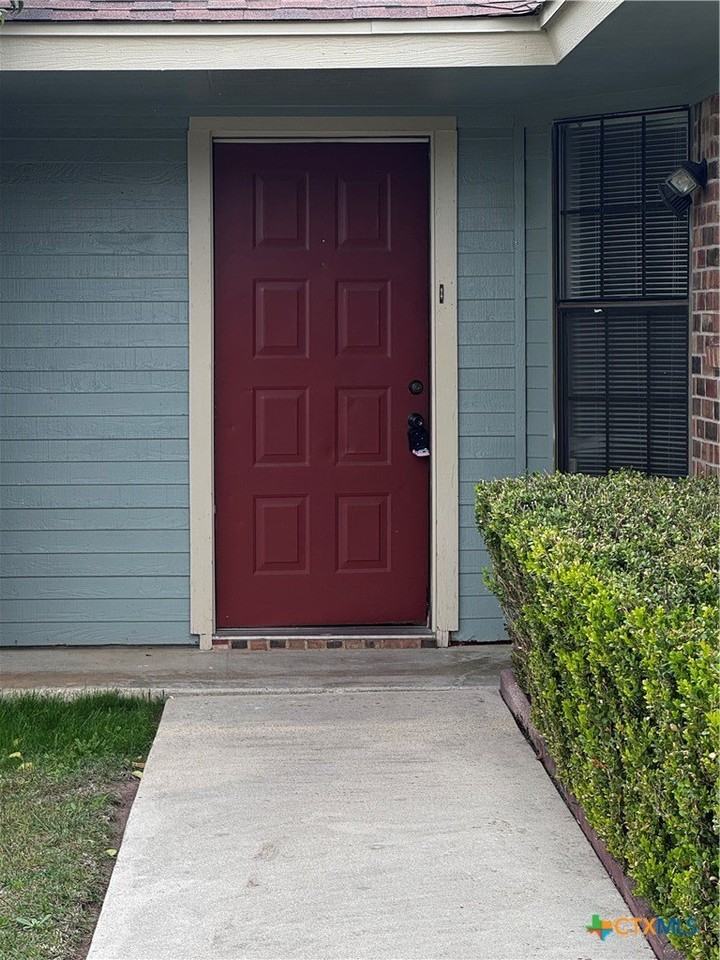 4505 River Oaks Dr - Photo 3 of 26