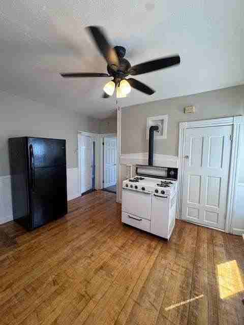 52 Canton St - Photo 3 of 14