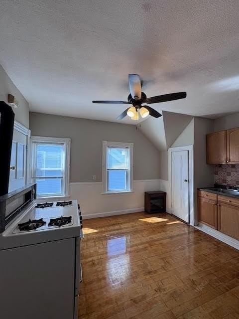 52 Canton St - Photo 5 of 14