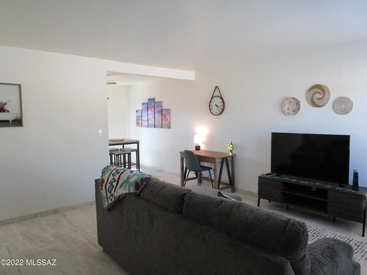 1627 E 13th St #1 - Photo 4 of 18