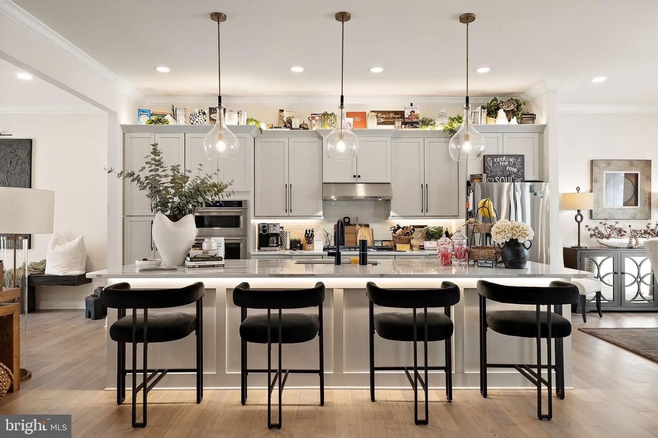 737 Walkers Mill Ln - Photo 3 of 34