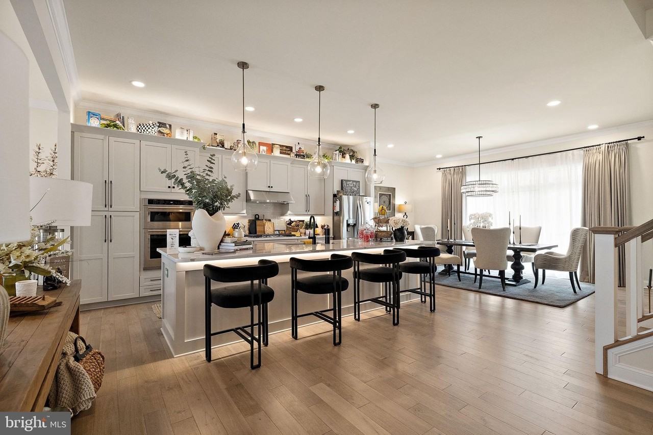 737 Walkers Mill Ln - Photo 4 of 34