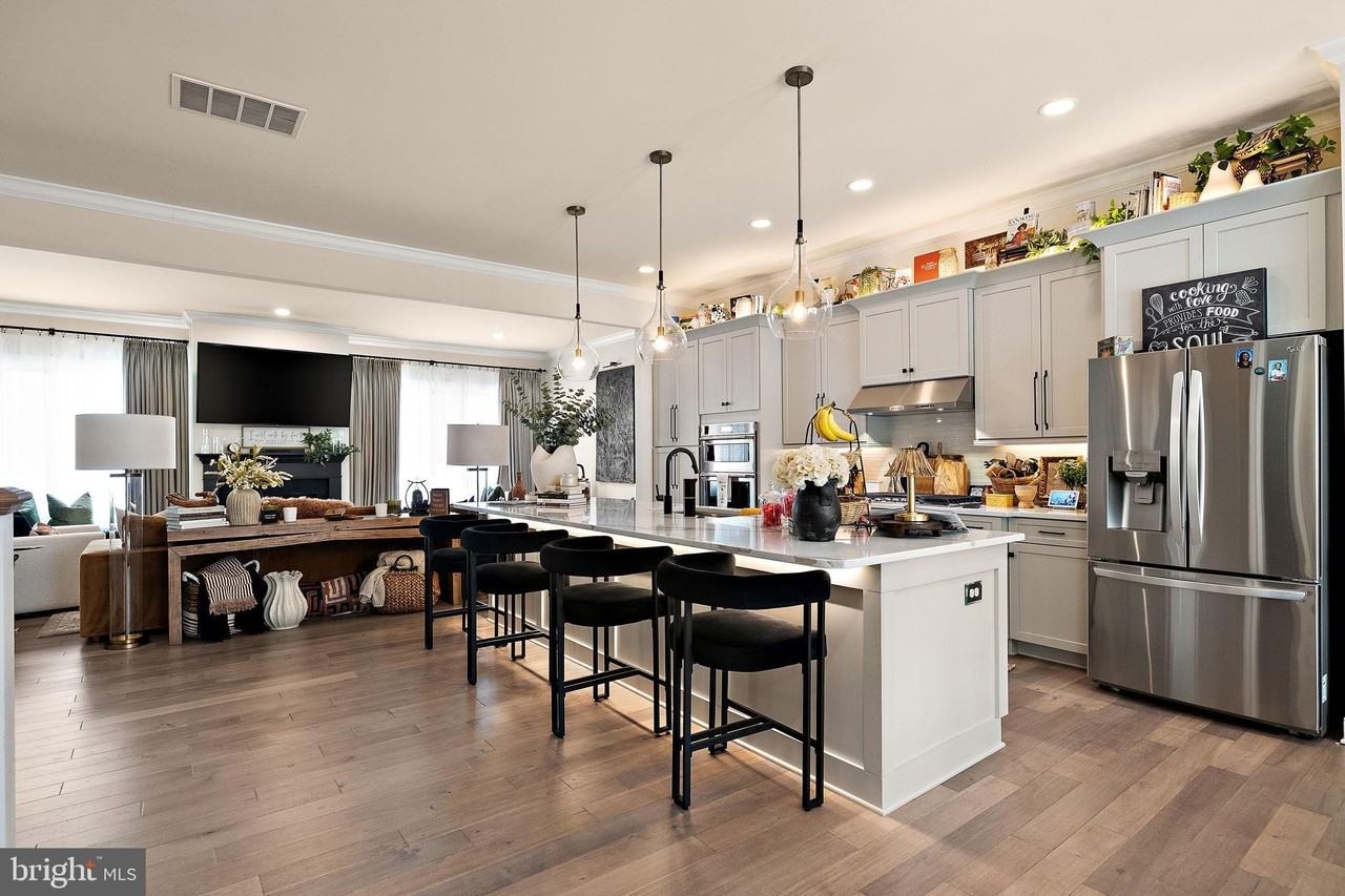 737 Walkers Mill Ln - Photo 5 of 34