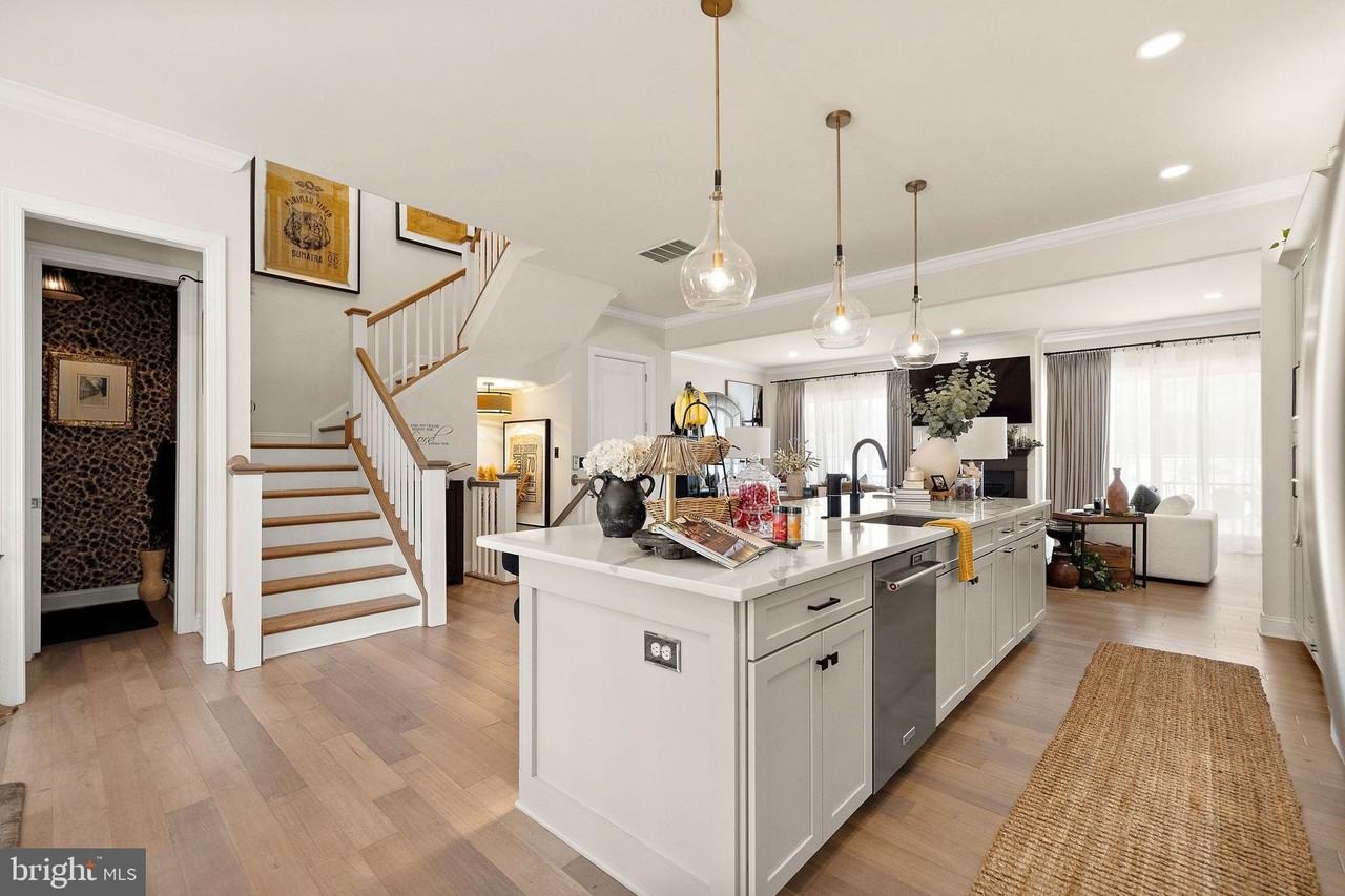 737 Walkers Mill Ln - Photo 6 of 34