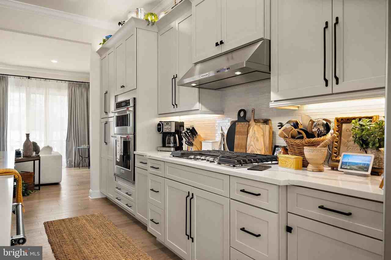 737 Walkers Mill Ln - Photo 7 of 34