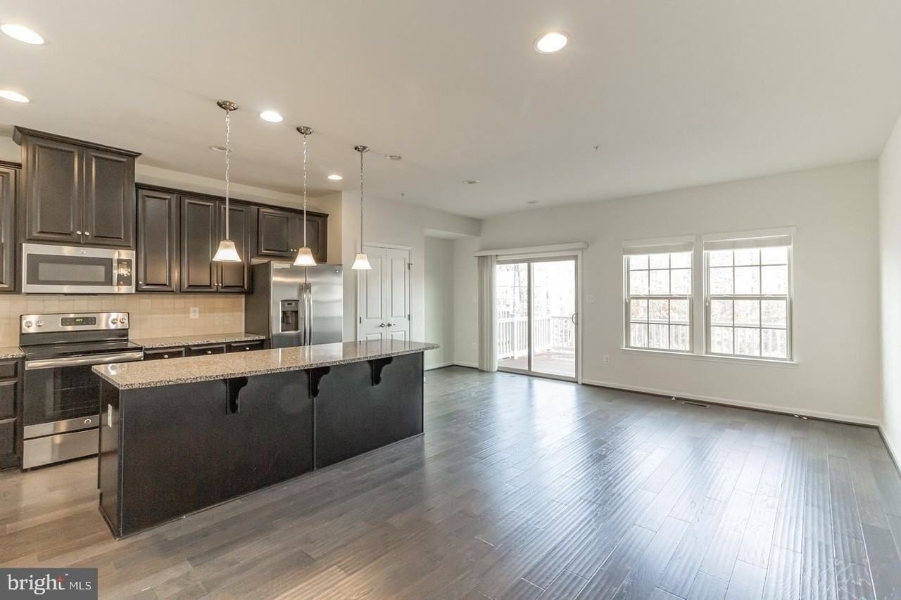 2784 Fredericksburg Rd - Photo 2 of 26