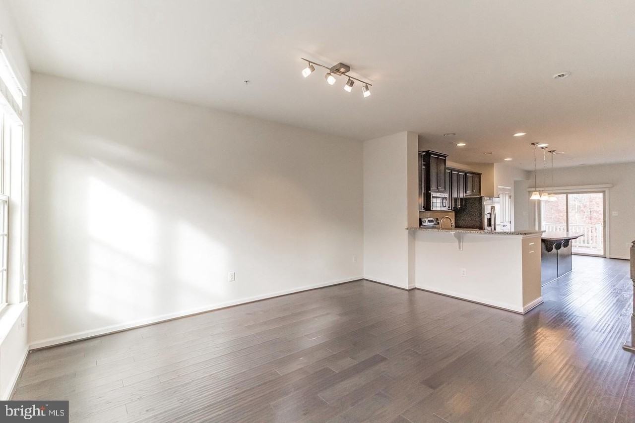 2784 Fredericksburg Rd - Photo 3 of 26