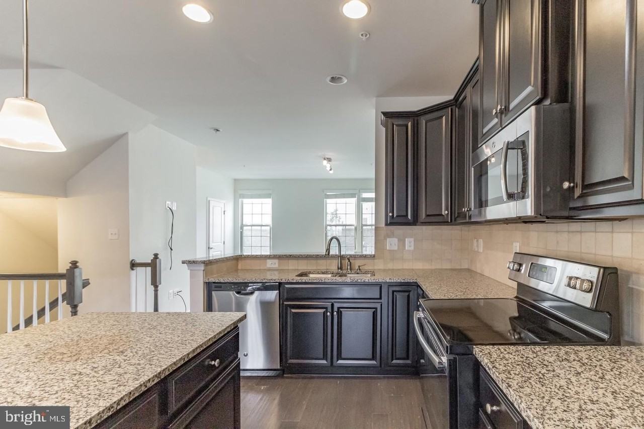 2784 Fredericksburg Rd - Photo 6 of 26