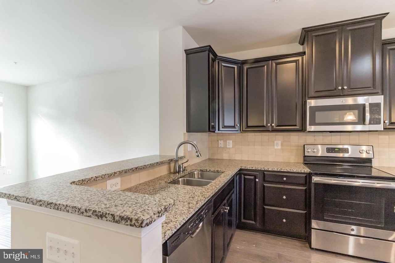 2784 Fredericksburg Rd - Photo 7 of 26