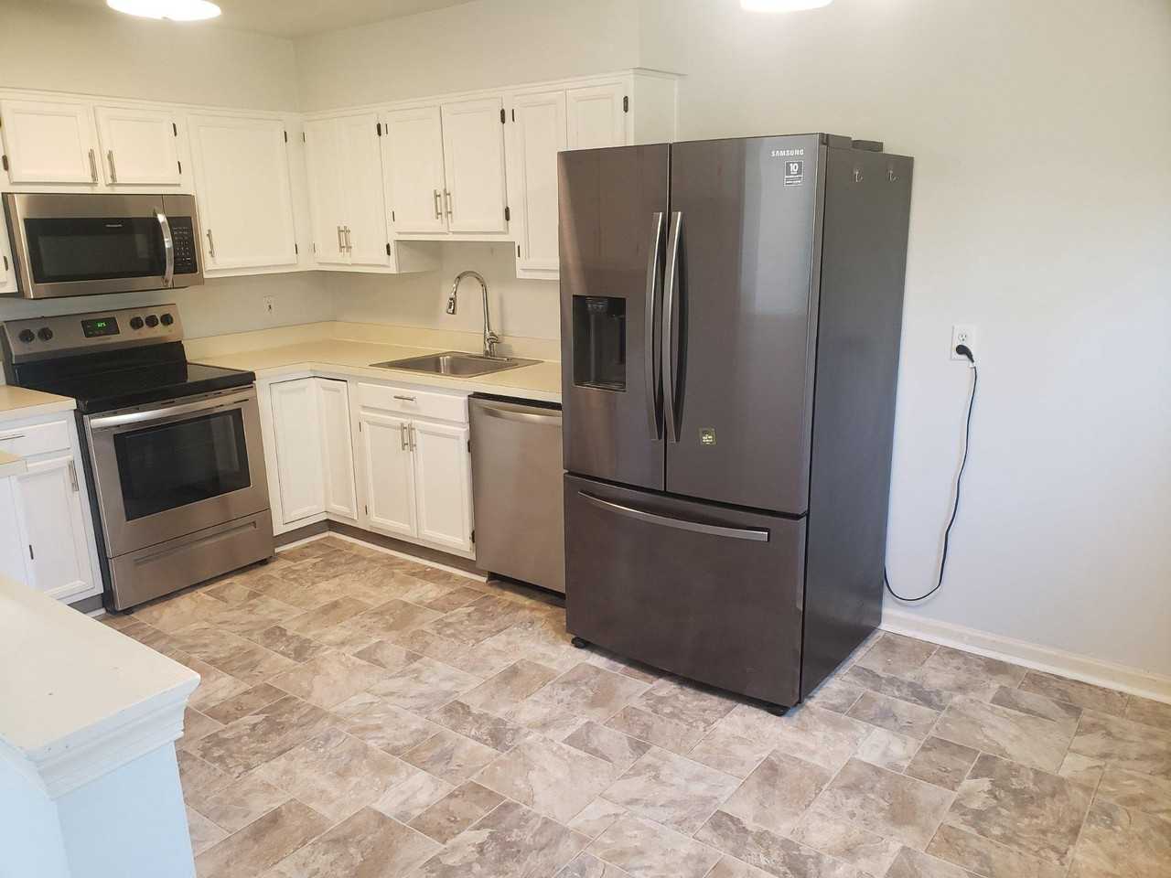 369 Green Meadow Ln - Photo 4 of 13