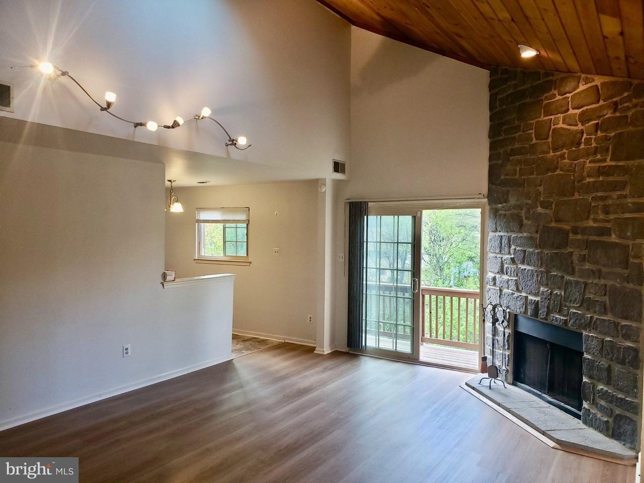 369 Green Meadow Ln - Photo 6 of 13