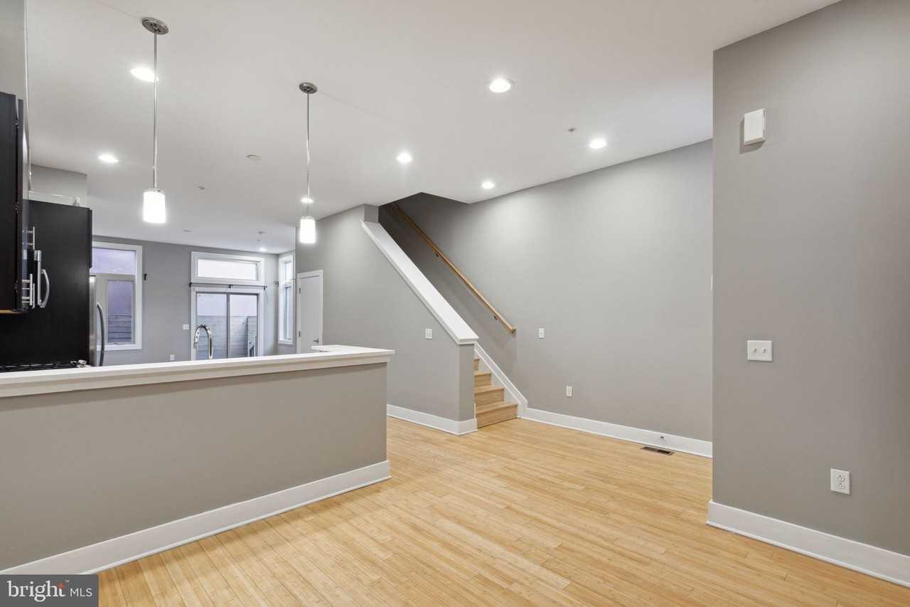 1130 N Front St #A - Photo 3 of 41