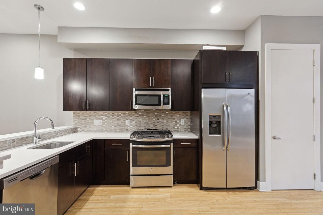 1130 N Front St #A - Photo 4 of 41