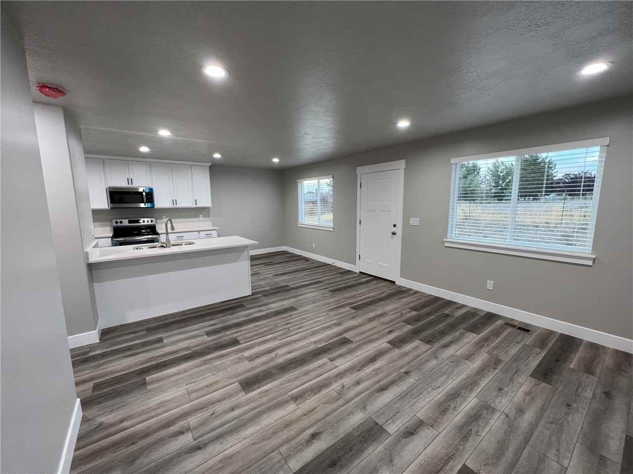 447 Es - Photo 6 of 23