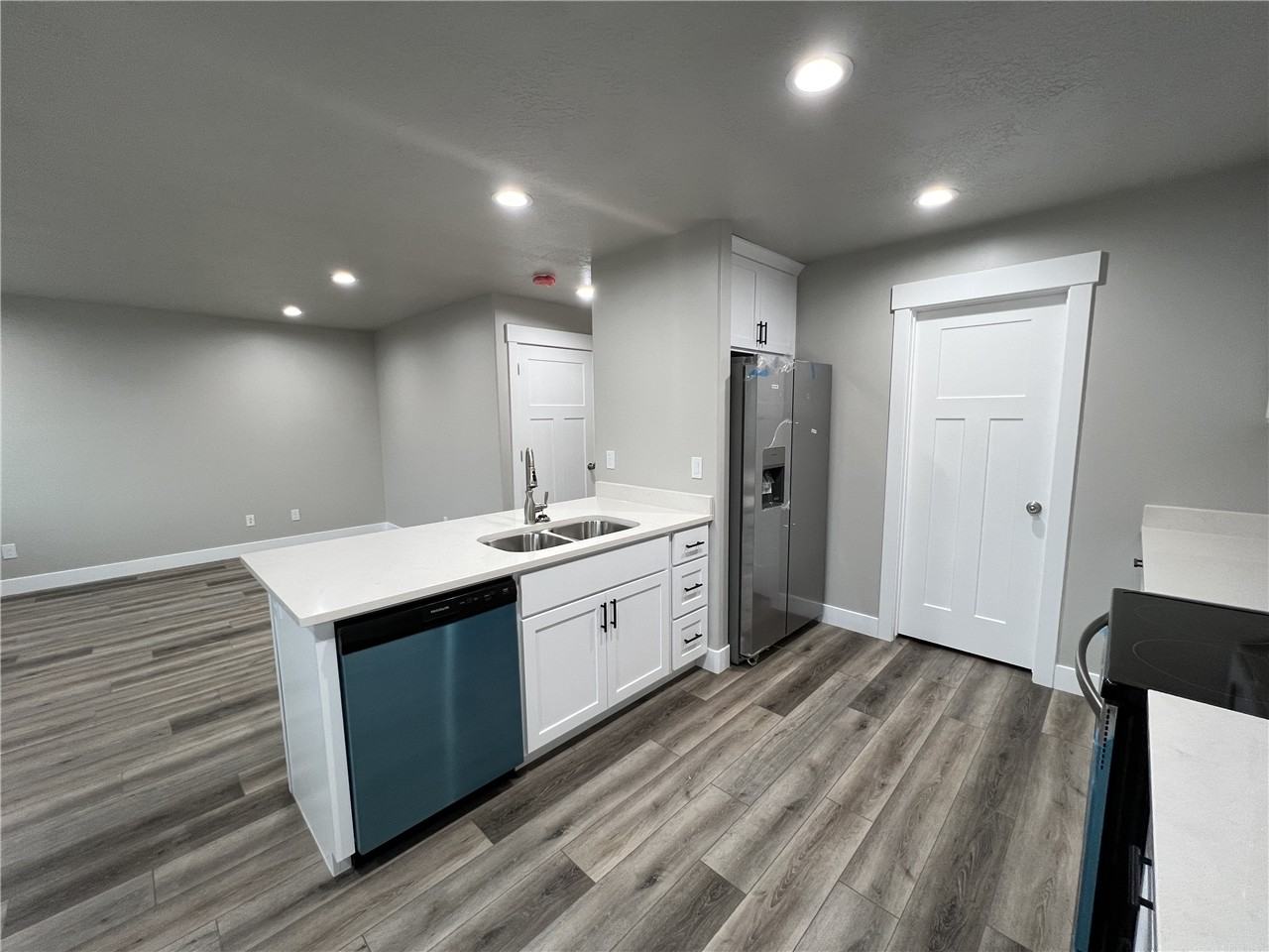 447 Es - Photo 7 of 23