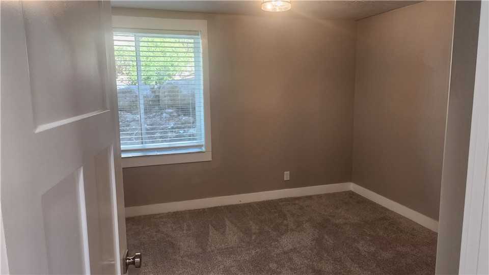 14986 S Seven Oaks Ln - Photo 3 of 26