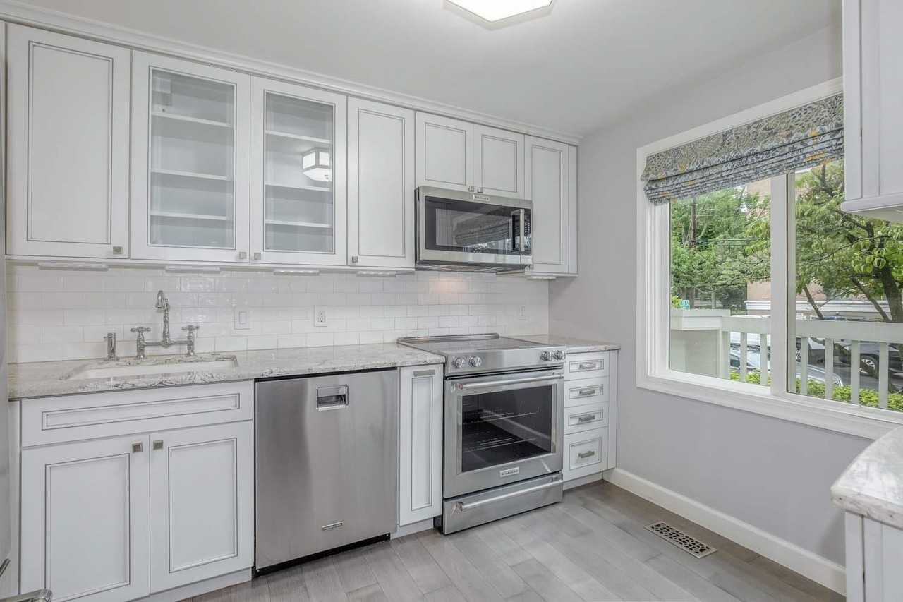 935 S Taylor St - Photo 5 of 26