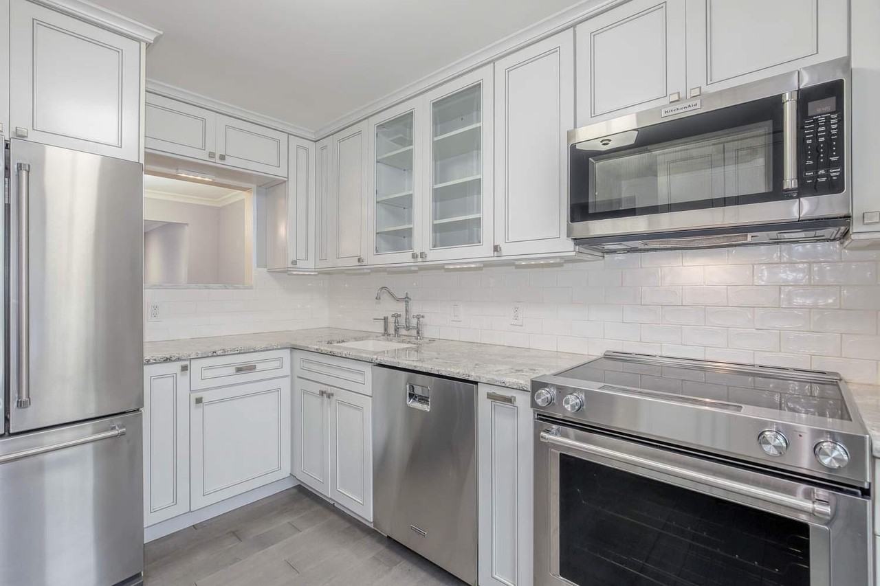 935 S Taylor St - Photo 6 of 26