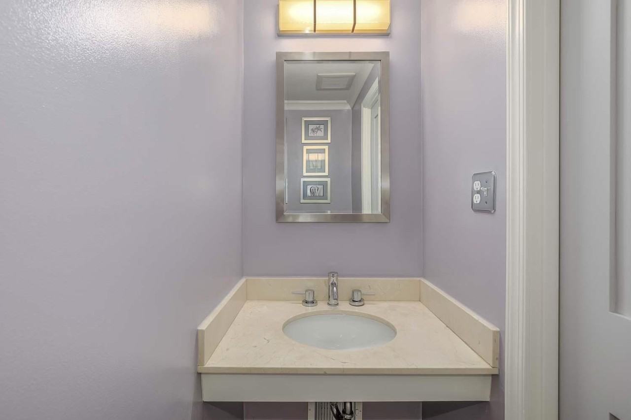 935 S Taylor St - Photo 7 of 26