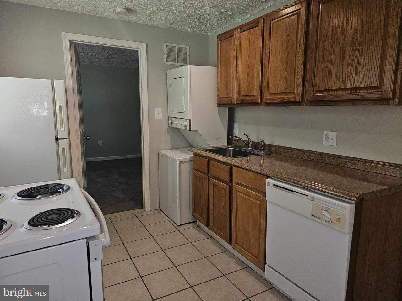 144 Hillcrest Dr #24 - Photo 5 of 13