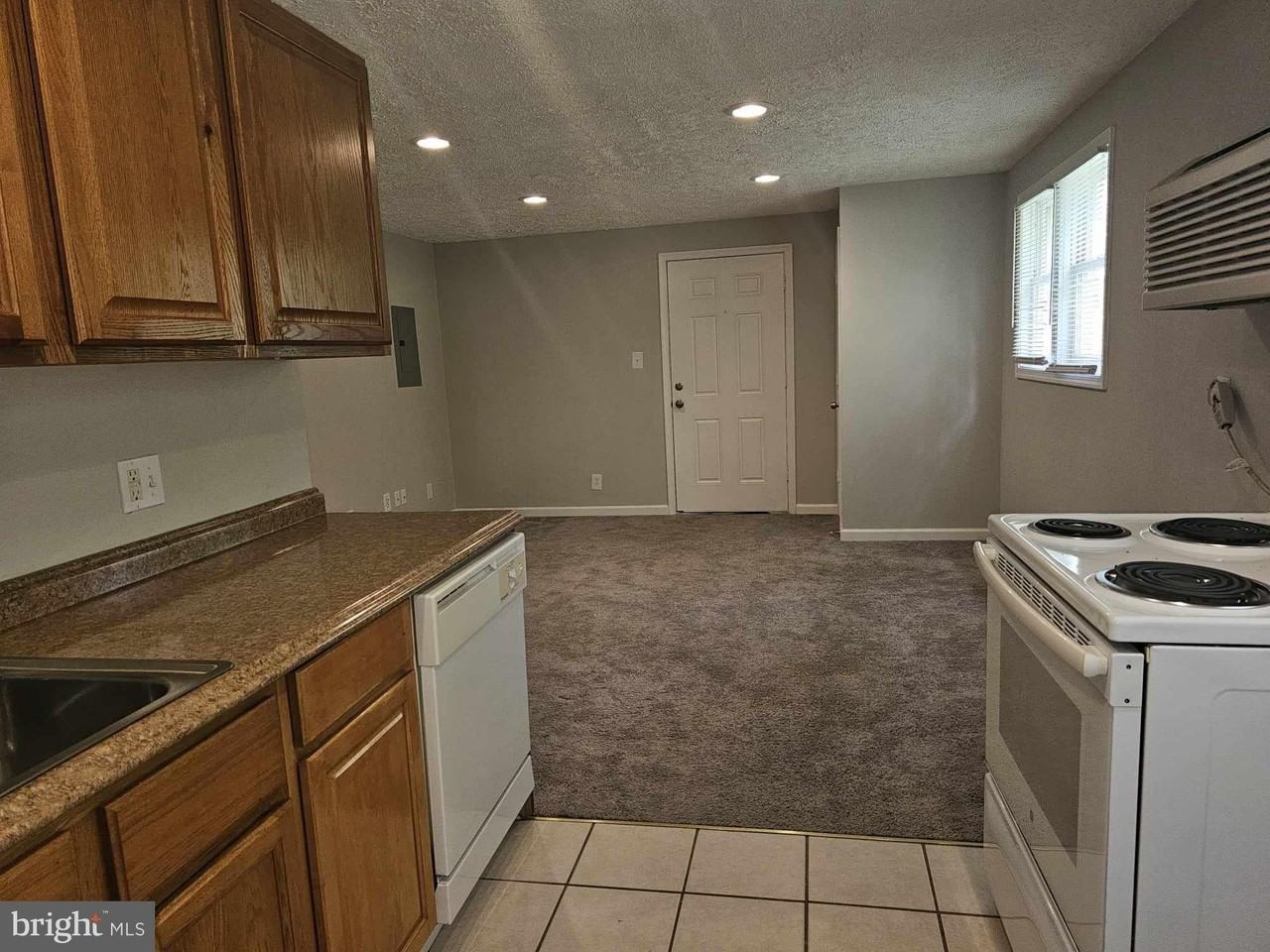 144 Hillcrest Dr #24 - Photo 6 of 13