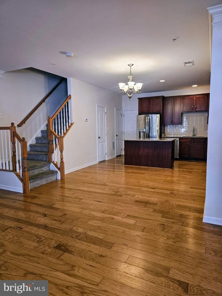 23481 LOGANS Terrace - Photo 5 of 10