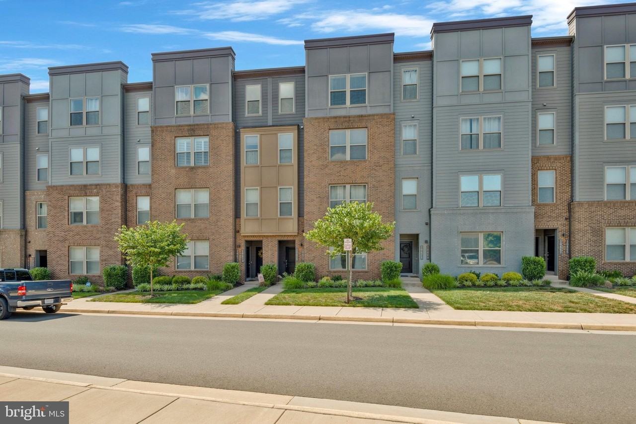 10475 Ratcliffe Trl - Photo 7 of 50