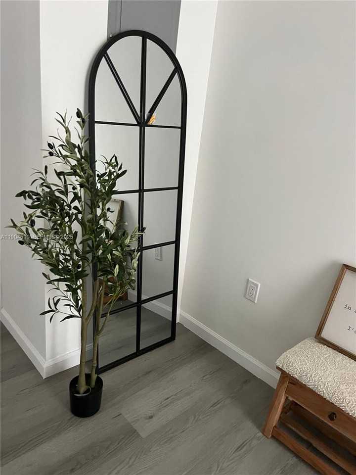 558 Northwest 7th Street #3 - Photo 5 of 9