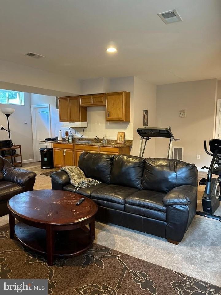 10869 General Kirkland Dr - Photo 4 of 6