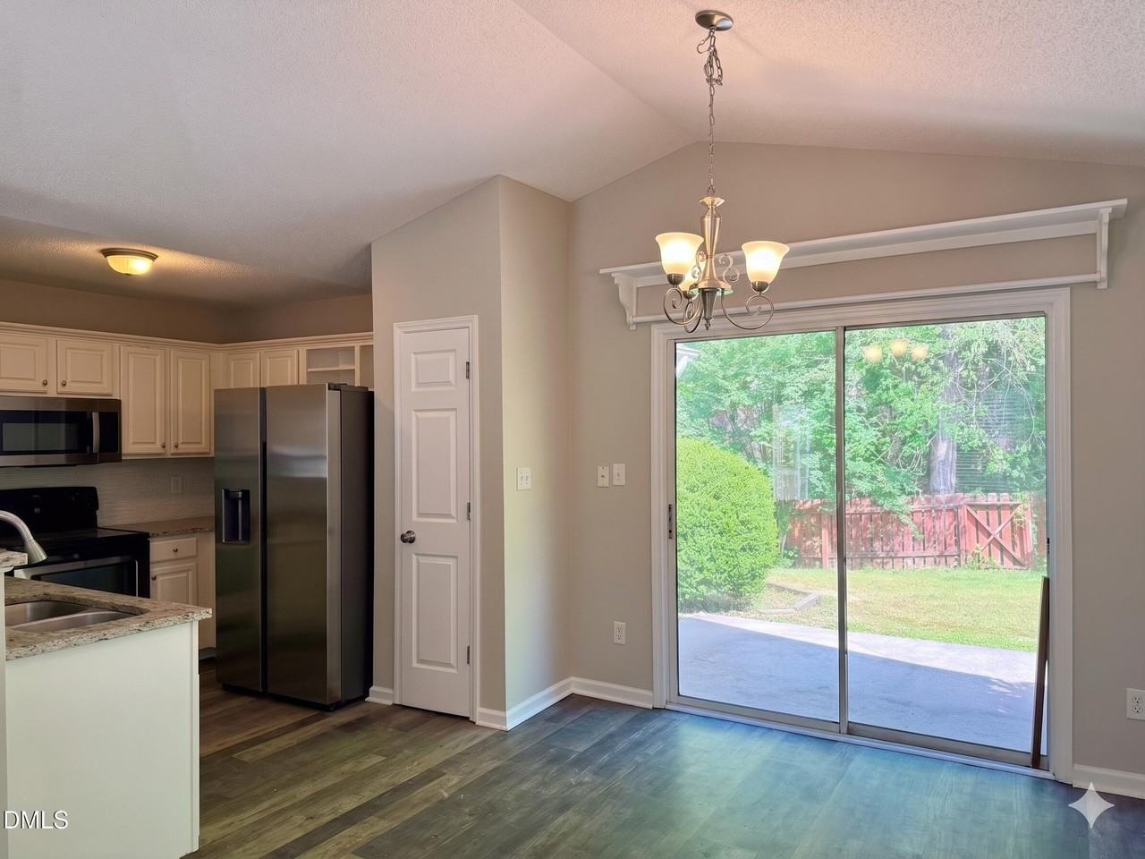 928 Homestead Park Dr - Photo 5 of 16