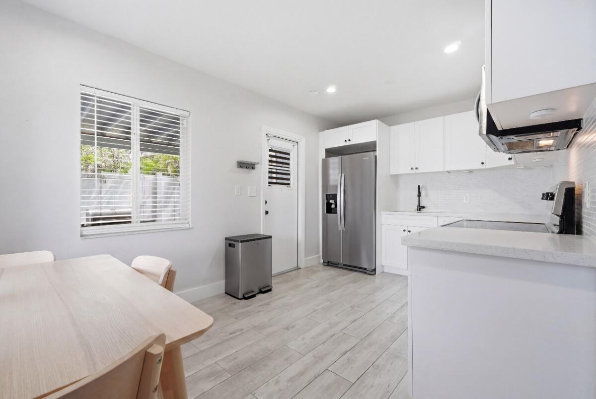 712 Ne 10th Ave - Photo 6 of 23