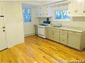 37 Roosevelt Ave Apt 1 - Photo 2 of 12